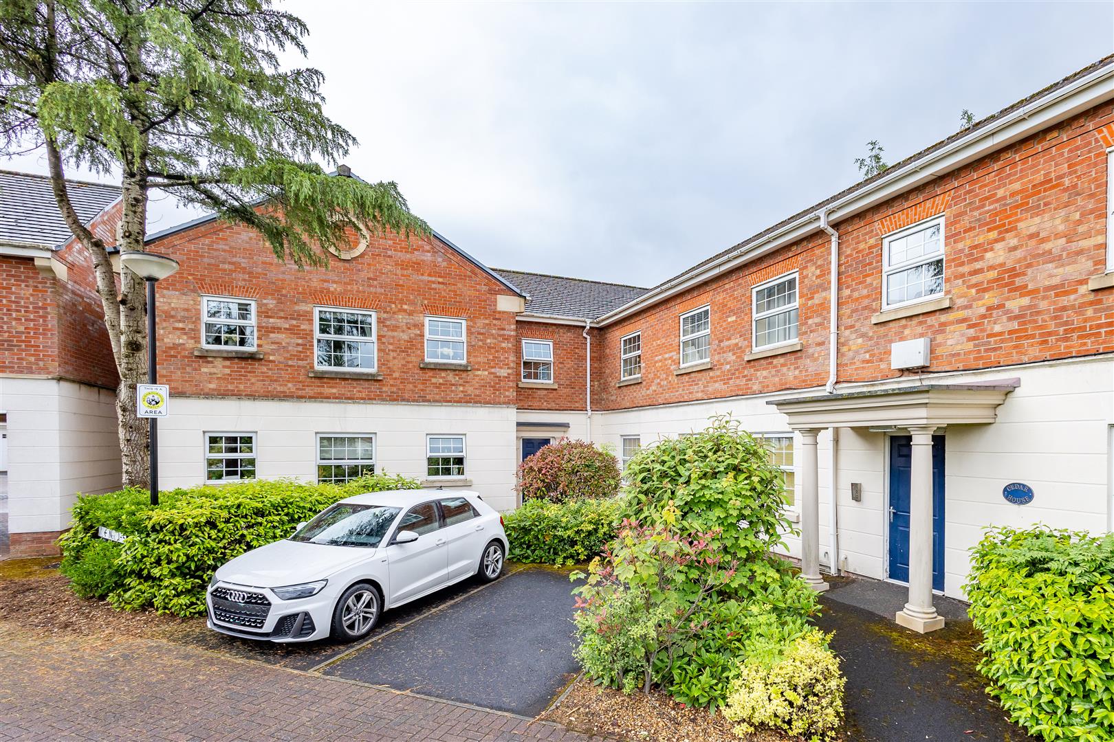 2 bed property in Hunters Wood Court, Chorley